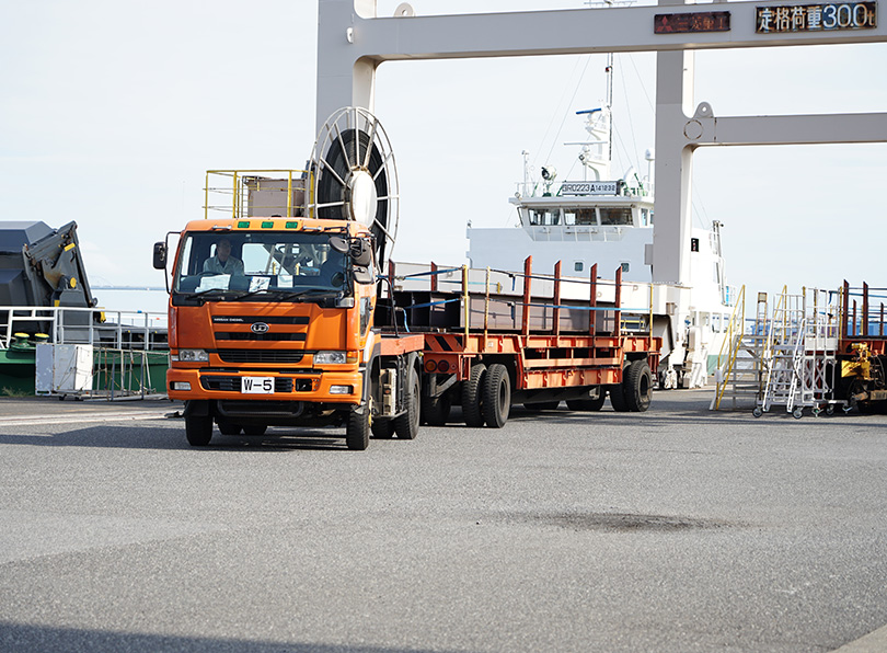 最大60トン輸送可能な構内車両（東京物流センター）